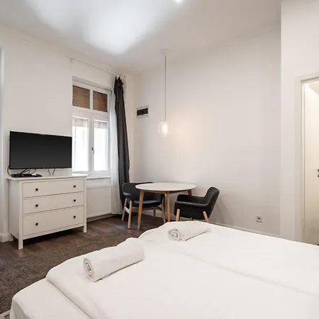 Z32 - Central & Chic - Stylish Stay By Bqa Budapest Exterior photo
